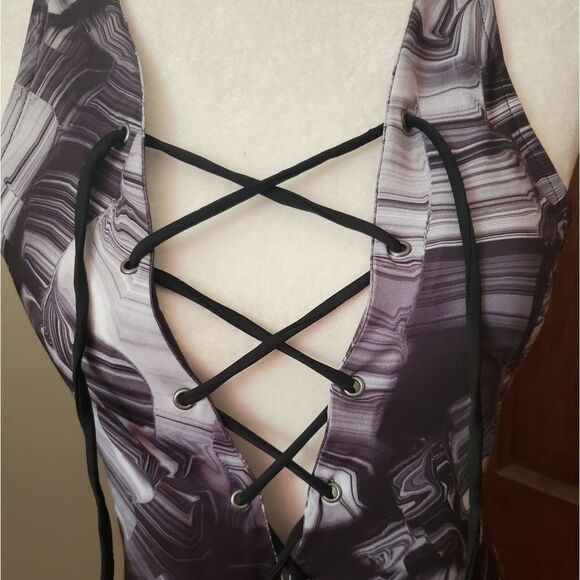 MADISON & BERKELEY marbled black swirl print lace up bodysuit M - Picture 7 of 11